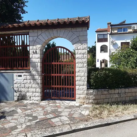 House Puseljic - 4. - Studio A2 For Max 2 Pax With Own Tennis Court *