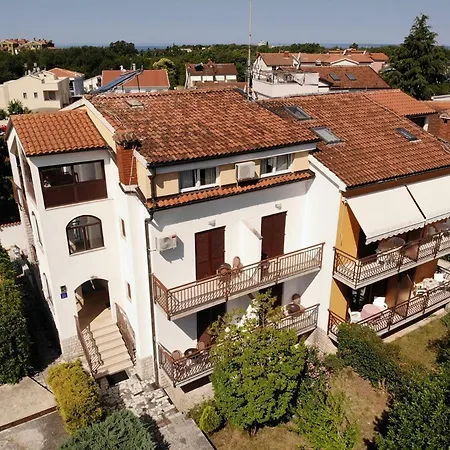 House Puseljic - 4. - Studio A2 For Max 2 Pax With Own Tennis Court Daire Poreč