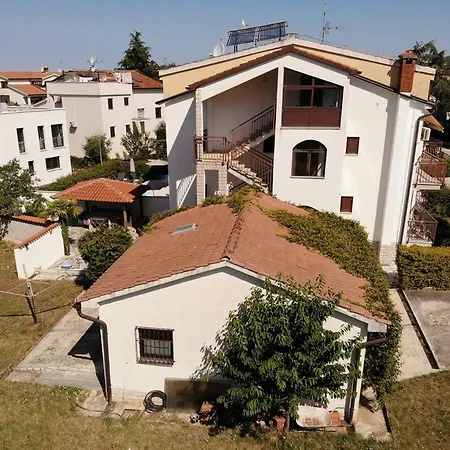 House Puseljic - 4. - Studio A2 For Max 2 Pax With Own Tennis Court Daire Poreč