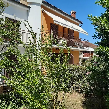 Daire House Puseljic - 4. - Studio A2 For Max 2 Pax With Own Tennis Court