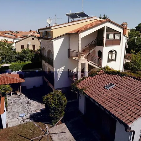 Daire House Puseljic - 4. - Studio A2 For Max 2 Pax With Own Tennis Court *