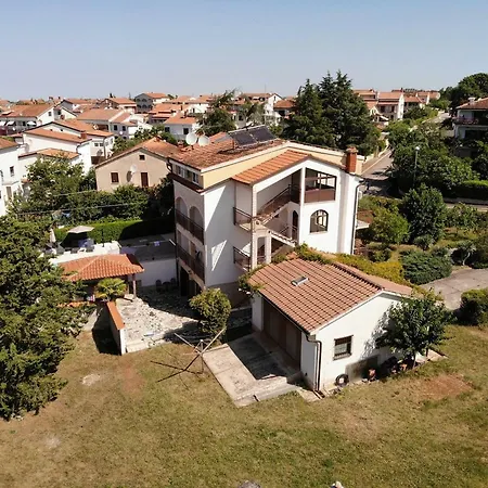 House Puseljic - 4. - Studio A2 For Max 2 Pax With Own Tennis Court * Poreč