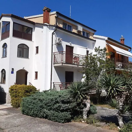 House Puseljic - 4. - Studio A2 For Max 2 Pax With Own Tennis Court *