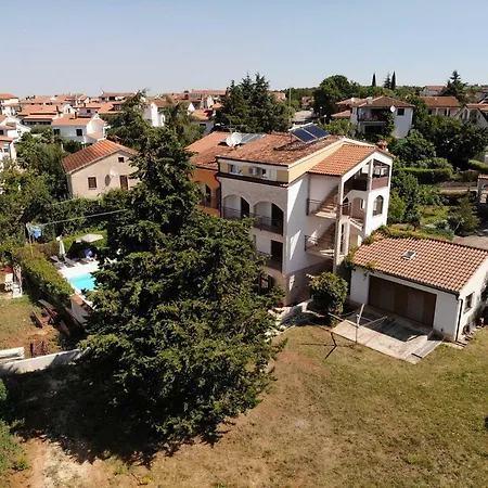 House Puseljic - 4. - Studio A2 For Max 2 Pax With Own Tennis Court * Poreč