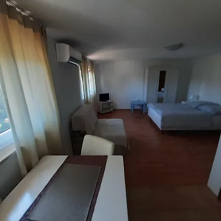 House Puseljic - 4. - Studio A2 For Max 2 Pax With Own Tennis Court