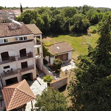 House Puseljic - 4. - Studio A2 For Max 2 Pax With Own Tennis Court Daire Poreč