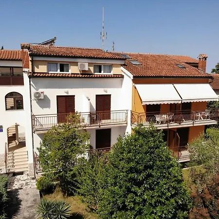 House Puseljic - 4. - Studio A2 For Max 2 Pax With Own Tennis Court *