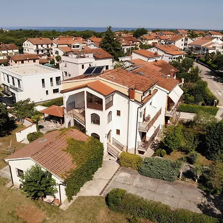 Apartament House Puseljic - 4. - Studio A2 For Max 2 Pax With Own Tennis Court *